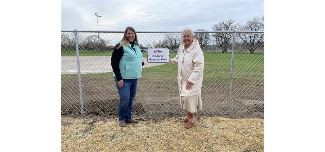 Carolyn King and Mrs. Anhut @ the Bill Anhut Memorial Field Dedication on Opening Day 2022!
